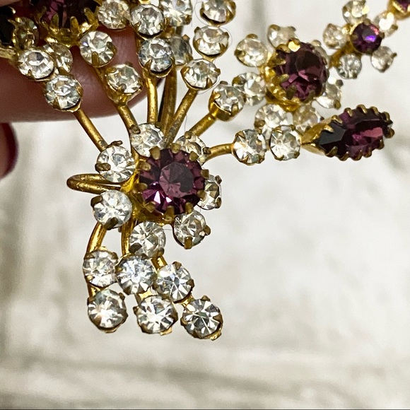Vintage Unsigned Amethyst/Clear Austrian Crystal Flower Bouquet Brooch - Picture 6 of 14